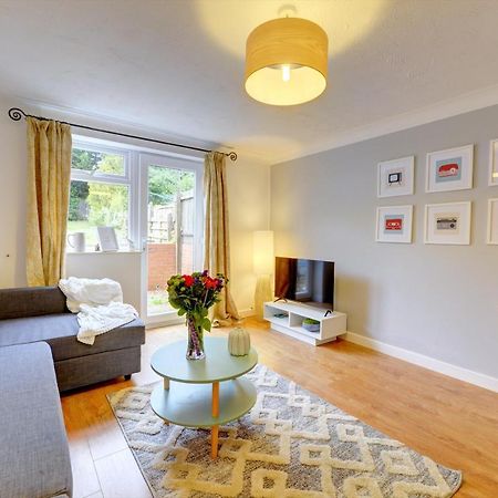 Modern 2 Bed House Sleeps 6 Southam Town Centre - Inspire Homes Ltd Екстериор снимка
