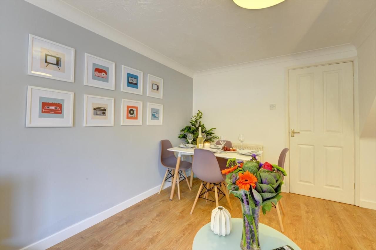 Modern 2 Bed House Sleeps 6 Southam Town Centre - Inspire Homes Ltd Екстериор снимка