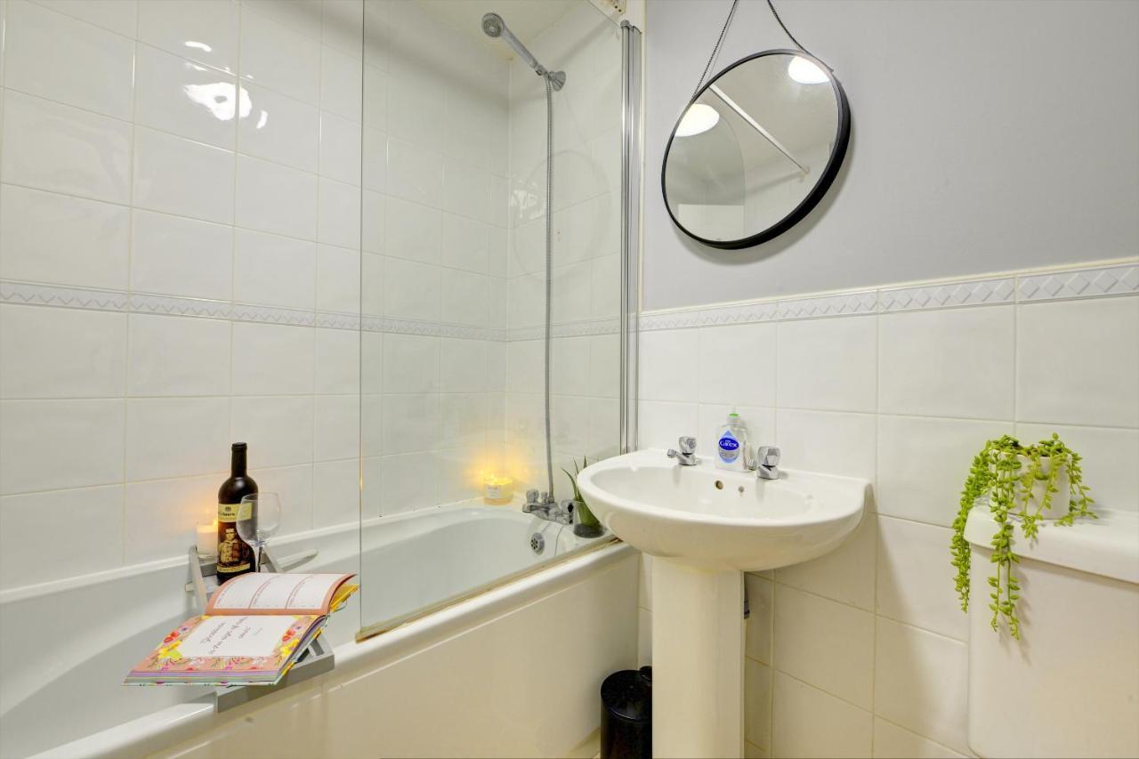Modern 2 Bed House Sleeps 6 Southam Town Centre - Inspire Homes Ltd Екстериор снимка