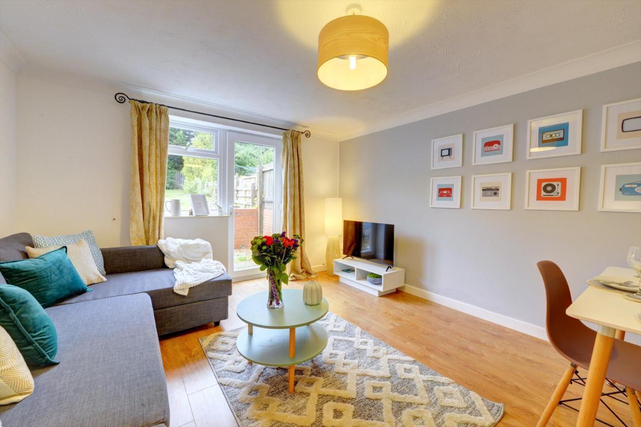Modern 2 Bed House Sleeps 6 Southam Town Centre - Inspire Homes Ltd Екстериор снимка