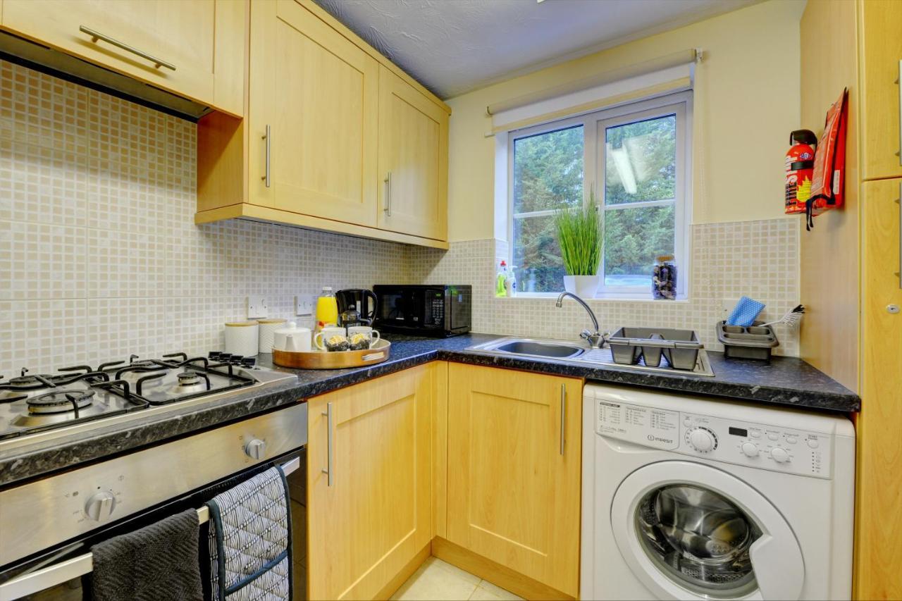 Modern 2 Bed House Sleeps 6 Southam Town Centre - Inspire Homes Ltd Екстериор снимка